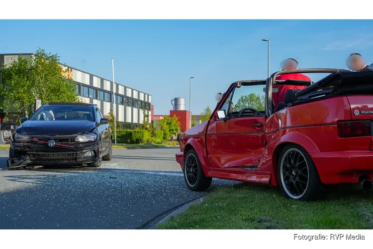 Flinke schade na ongeval op kruising in Hoorn