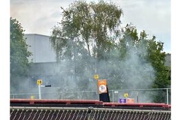 Veel rookontwikkeling bij brand in container bij HVC in Zwaag