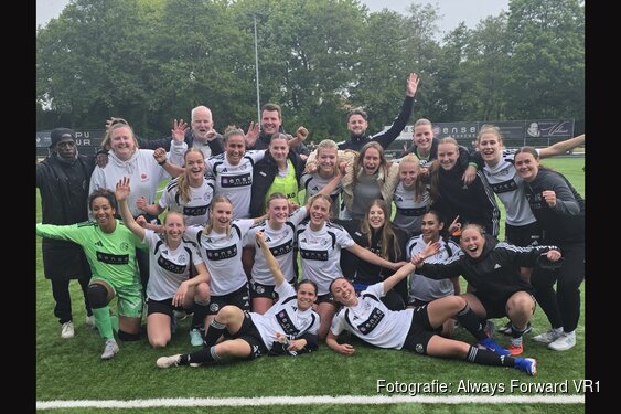 Vrouwen Always Forward sluiten seizoen in stijl af