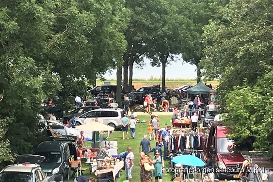 Gezellige Kofferbakmarkt op 2e Pinksterdag in Wervershoof