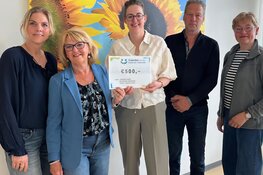 Bedside Singers West-Friesland ontvangen donatie van Vrienden van Dijklander Ziekenhuis in Hoorn