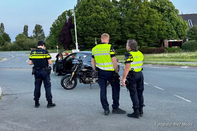 Auto en motor botsen op N307