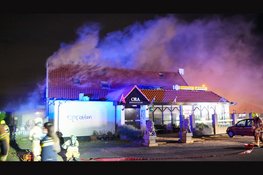 Uitslaande brand in restaurant Wijdenes, leuzen op muren geschreven