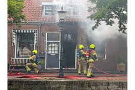 Flinke woningbrand in binnenstad van Enkhuizen