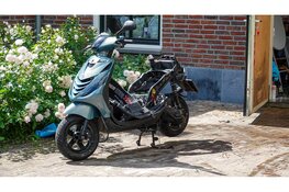 Brandstoftank van scooter vliegt in brand in Sijbekarspel