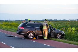 Gewonde na frontale botsing op dijk bij Hoorn