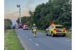 Grote uitslaande brand in loods in Wervershoof
