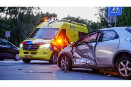 Schade na ongeval op kruising in Zwaag