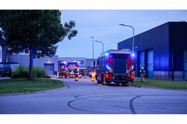 Vissers ontdekken brand bij bedrijf in Enkhuizen