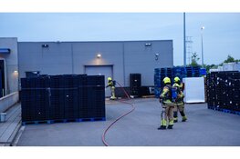 Vissers ontdekken brand bij bedrijf in Enkhuizen