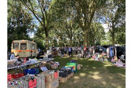Gezellige koopjesjacht tijdens de Kofferbakmarkt in Wervershoof