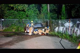 Auto uitgebrand op terrein van tankstation