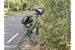Fietsster gewond bij verkeersongeval op Parallelweg (N240) in Wervershoof