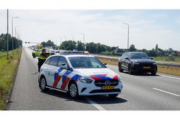 Trekker vat vlam tijdens maaiwerkzaamheden langs A7