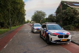 Motor uitgebrand in voortuin van woning Hoorn