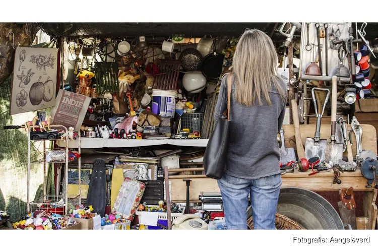 Gezellige vrijmarkt bij Huis van Oud
