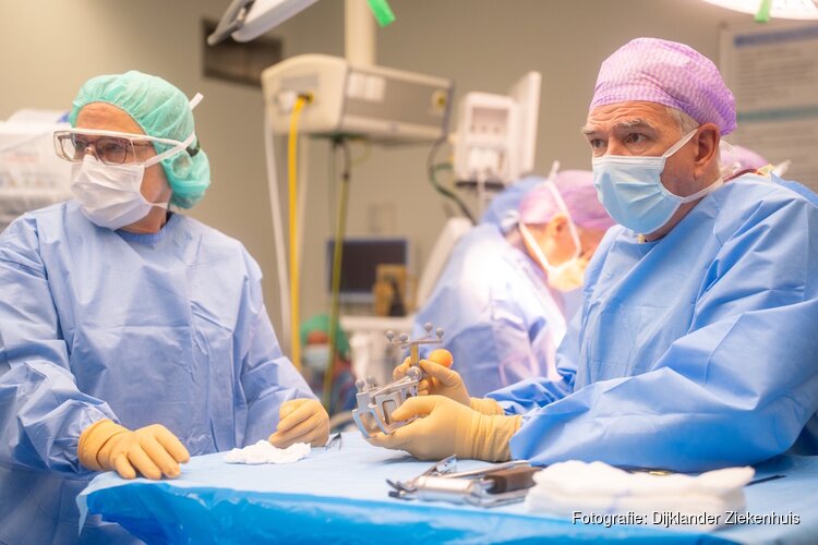 Mijlpaal voor orthopedische zorg in het Dijklander Ziekenhuis: nieuwe techniek voor wervelkolomchirurgie
