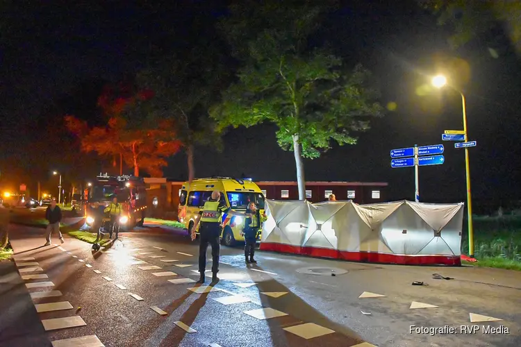 Motorrijder zwaargewond na aanrijding met boom in Hoogwoud