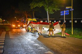 Motorrijder zwaargewond na aanrijding met boom in Hoogwoud