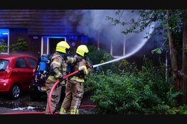 Grote brand in woning Zwaag, omliggende woningen ontruimd