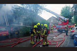 Grote brand in woning Zwaag, omliggende woningen ontruimd