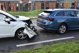 Fikse schade na botsing op N241 bij Opmeer