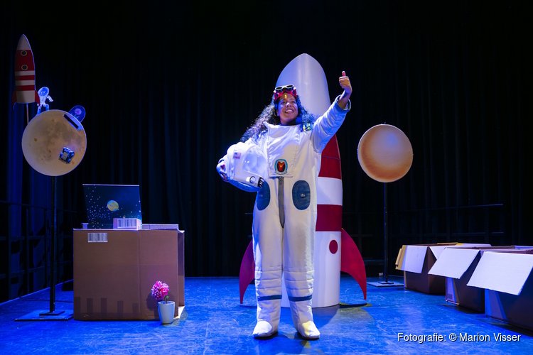 'André het astronautje' de eerste van vier kindervoorstellingen in Theaterkerk Hemels
