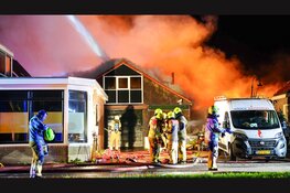Zeer grote uitslaande brand in loods Lambertschaag
