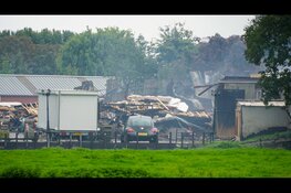 Zeer grote uitslaande brand in loods Lambertschaag