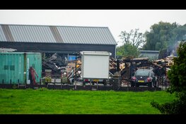 Zeer grote uitslaande brand in loods Lambertschaag