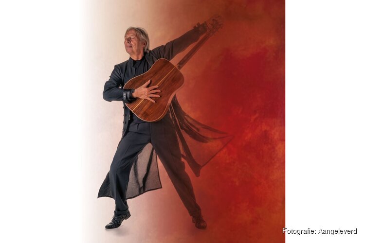 Gitarist Harry Sacksioni in Theaterkerk Hemels