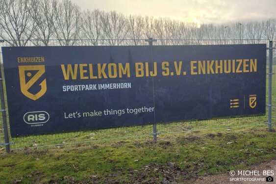SV Enkhuizen en De Zouaven geven elkaar niets toe in derby op eerste speeldag