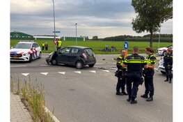 Twee auto's botsen op kruising in Wervershoof: bestuurder mee naar politiebureau