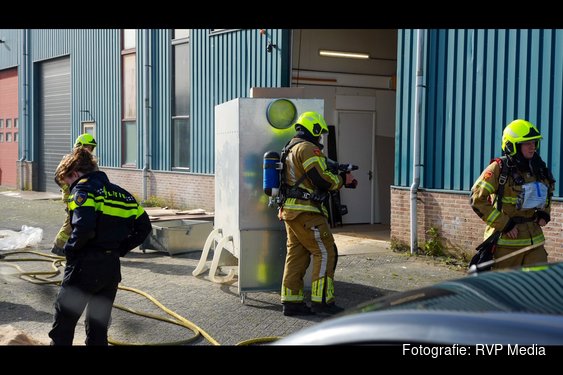 Afzuigapparaat bij houtbewerkingsbedrijf vliegt in brand