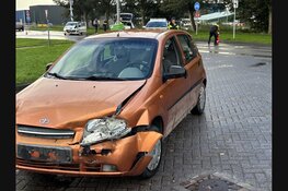 Aanrijding tussen twee auto’s op de Westerzeedijk in Medemblik