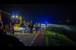 Twee zwaargewonden na aanrijding met auto op dijk in Hoorn