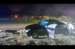 Twee zwaargewonden na aanrijding met auto op dijk in Hoorn