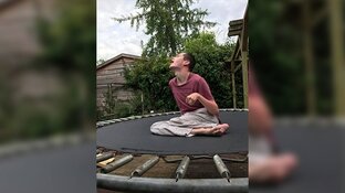 Dieven stelen trampoline van zwaar gehandicapte Jasper